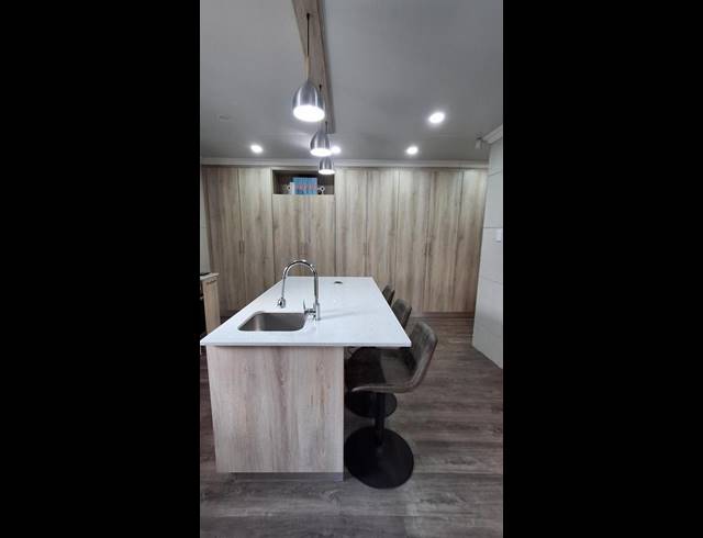 5 BEDROOM HOUSE FOR SALE IN MEYERHOF